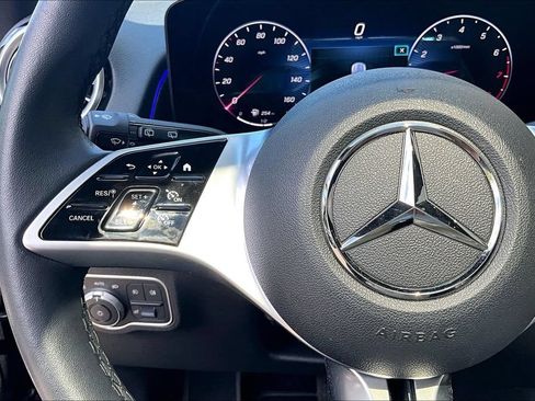 Used 2026 Mercedes-Benz GLB 250 4MATIC image 20