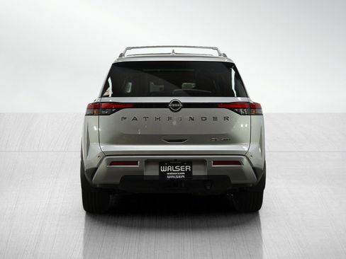 Used 2023 Nissan Pathfinder SL w/ SL Premium Package image 4