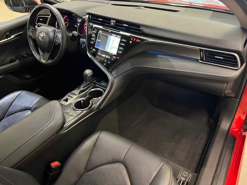 Used 2019 Toyota Camry XSE image 15