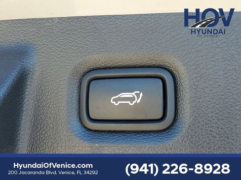 Certified 2023 Hyundai Santa Fe SEL w/ Premium Package image 17