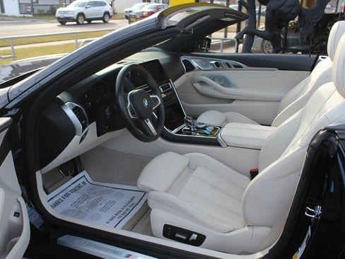 Used 2022 BMW 840i xDrive Convertible w/ Driving Assistance Package image 18