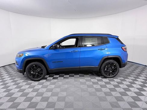 New 2026 Jeep Compass Latitude image 7