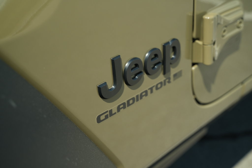 New 2026 Jeep Gladiator Sport w/ Dual Top Group AWD/4WD image 40