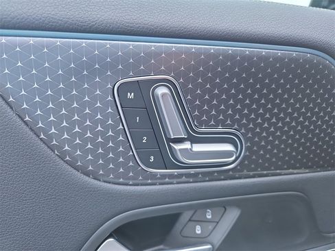 Certified 2025 Mercedes-Benz GLA 250 GLA 250 image 11