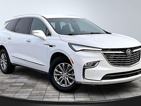 Used 2024 Buick Enclave Premium image 12