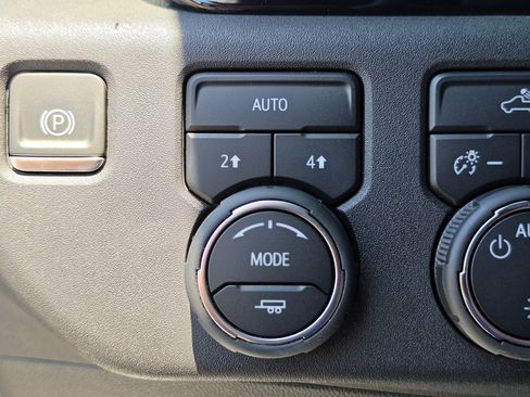 Certified 2023 Chevrolet Silverado 1500 LT AWD/4WD image 31