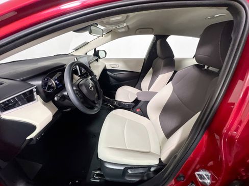 Used 2021 Toyota Corolla LE image 14