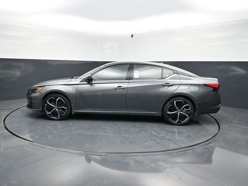 Used 2025 Nissan Altima 2.5 SR image 5