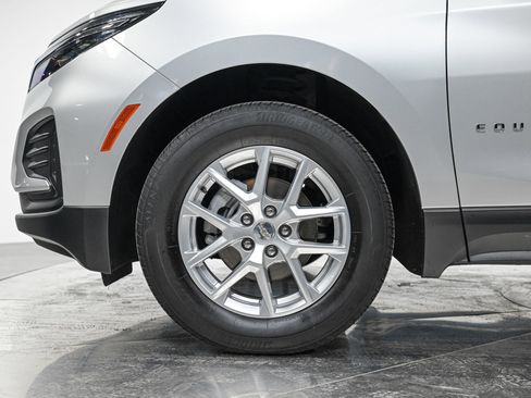 Used 2024 Chevrolet Equinox LS w/ LS Convenience Package image 3