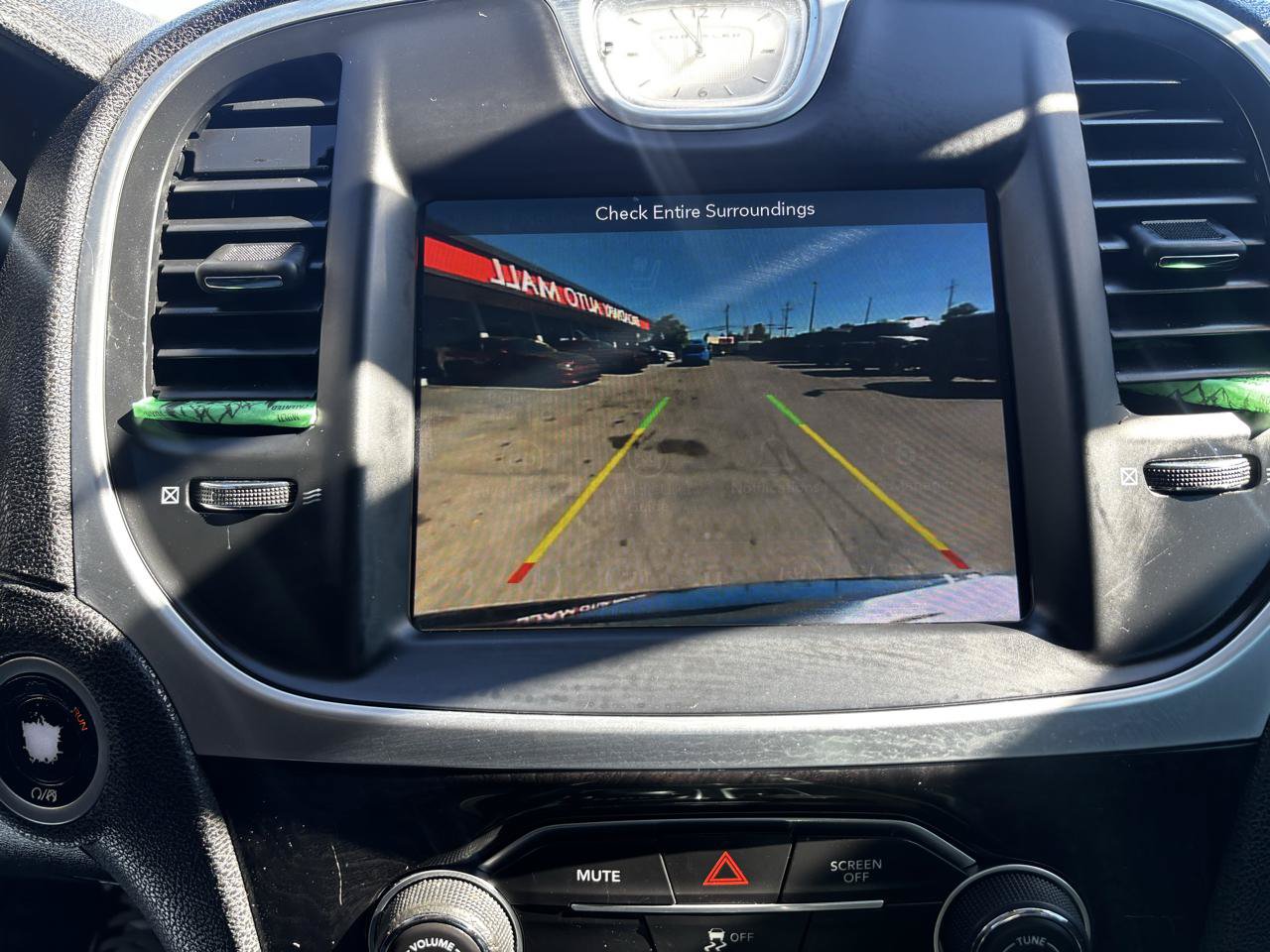 Used 2019 Chrysler 300 Limited RWD image 21