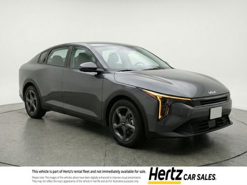 Used 2025 Kia K4 LXS image 1