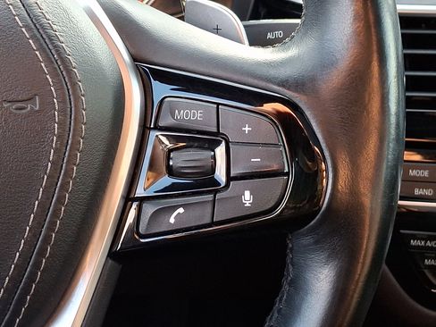 Used 2018 BMW 530i xDrive image 24