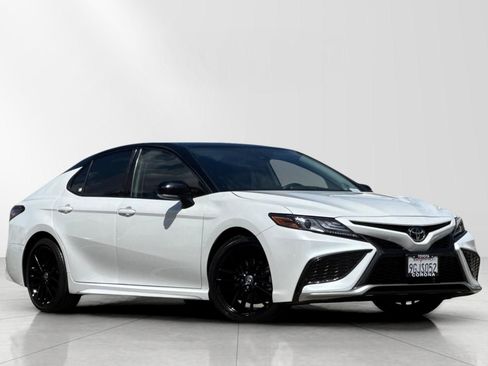 Used 2023 Toyota Camry XSE FWD image 1
