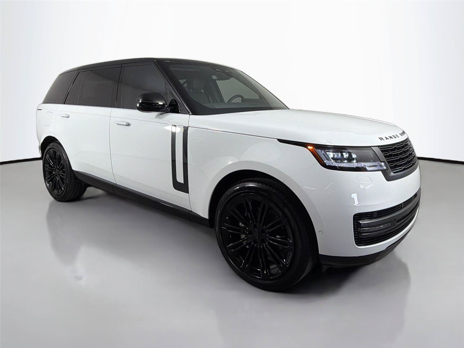 New 2026 Land Rover Range Rover Long Wheelbase SE AWD/4WD image 3