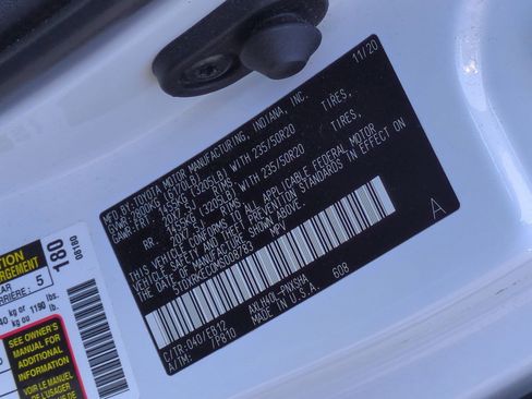 Used 2021 Toyota Sienna XSE image 33