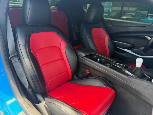 Used 2022 Chevrolet Camaro LT w/ Technology Package RWD image 17