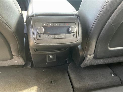 Used 2016 Chevrolet Traverse LT FWD image 33