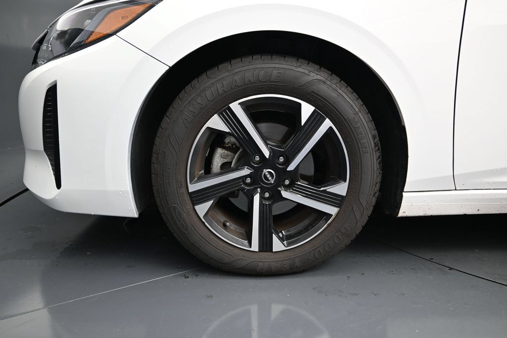 Used 2024 Nissan Sentra SV FWD image 15