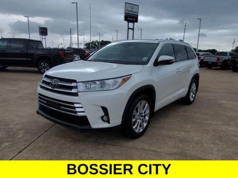 Used 2019 Toyota Highlander Limited Platinum FWD image 3