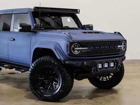 Used 2025 Ford Bronco Badlands image 29