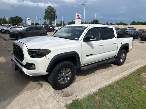 Used 2016 Toyota Tacoma SR5 RWD image 1