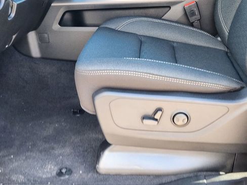 New 2026 RAM 1500 Big Horn w/ Night Edition AWD/4WD image 7