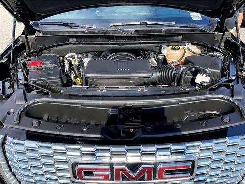 Used 2023 GMC Yukon XL Denali AWD/4WD image 30