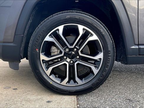 Used 2022 Jeep Compass Limited image 11