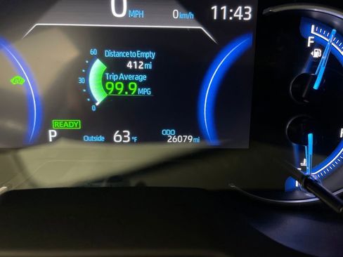 Certified 2025 Toyota RAV4 LE image 19