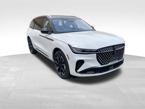 New 2026 Lincoln Nautilus Reserve image 8