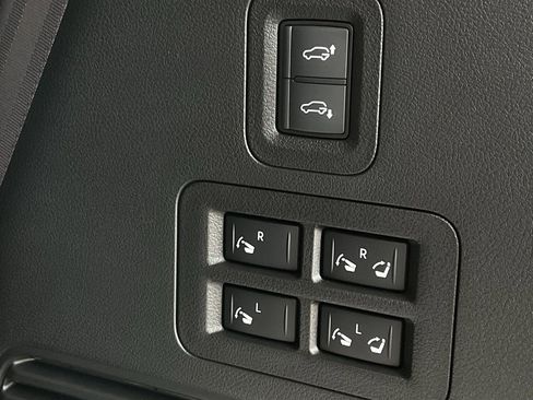 New 2026 Nissan Armada Platinum Reserve image 22