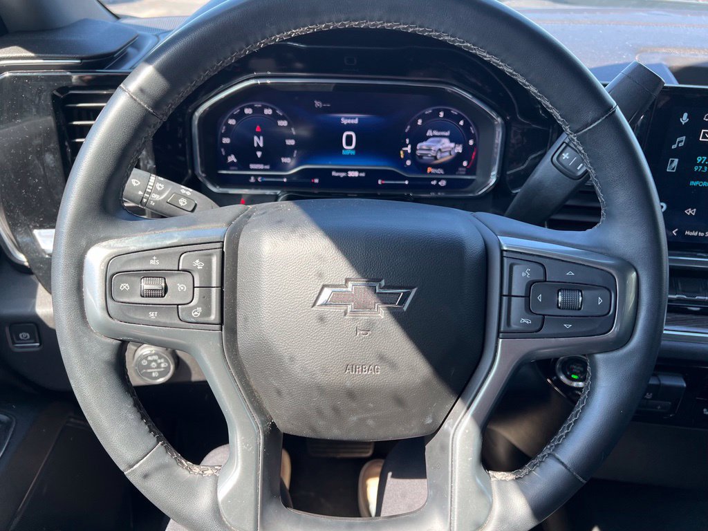 Used 2023 Chevrolet Silverado 1500 RST w/ Z71 Off-Road Package AWD/4WD image 11