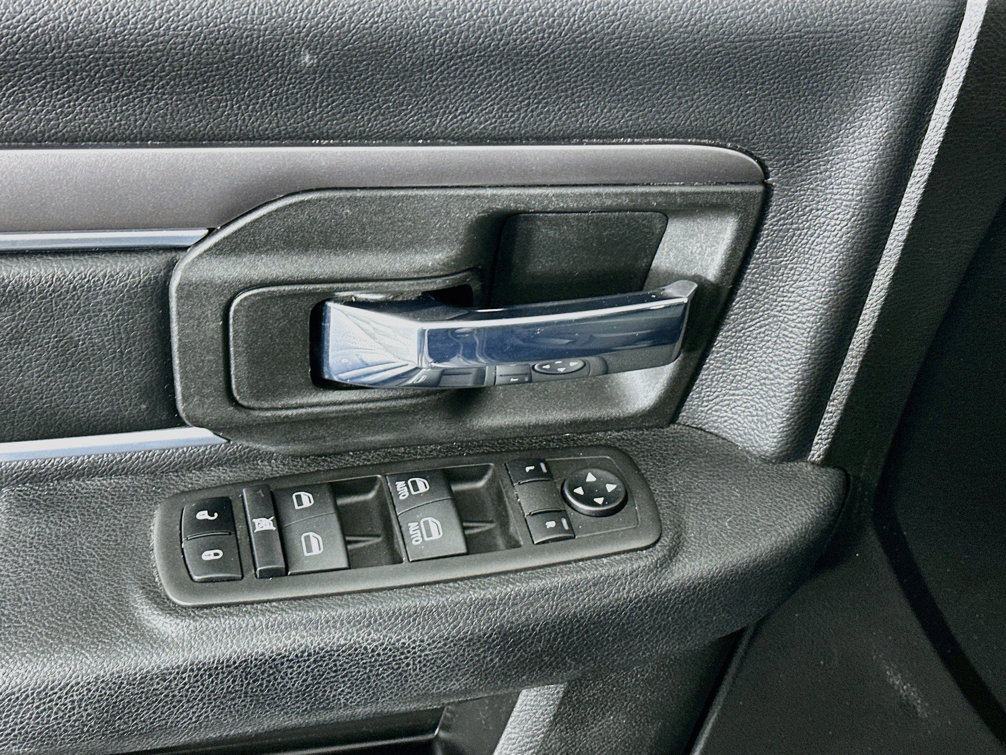 Used 2022 RAM 1500 Warlock RWD image 15