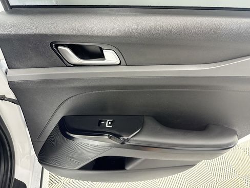 Used 2023 Kia K5 LXS image 27