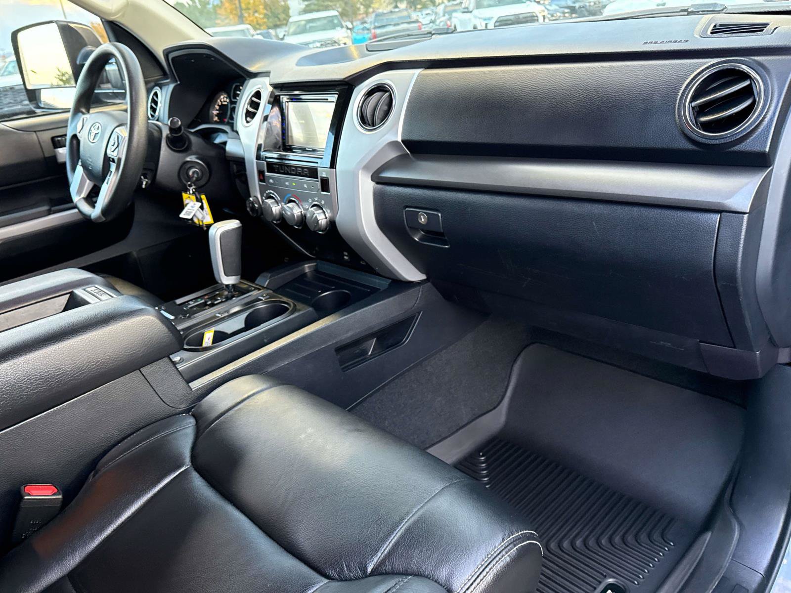 Used 2019 Toyota Tundra SR5 w/ SR5 Upgrade Package AWD/4WD image 23