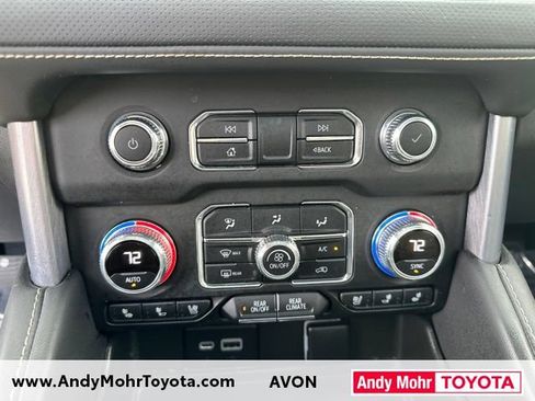 Used 2023 GMC Yukon SLT AWD/4WD image 24