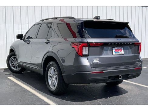 Used 2026 Ford Explorer Active AWD/4WD image 10