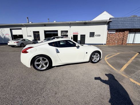 Used 2012 Nissan 370Z Touring RWD image 44