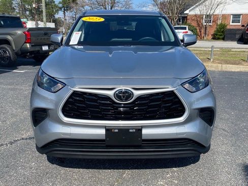 Used 2023 Toyota Highlander L FWD image 19