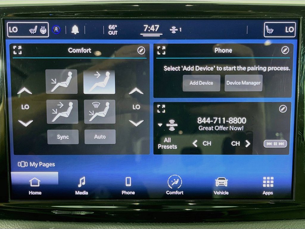 Used 2021 Chrysler Pacifica Touring-L FWD image 16