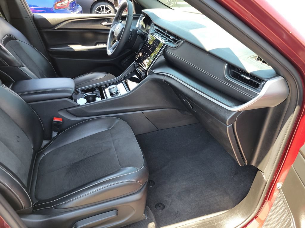 Used 2023 Jeep Grand Cherokee L Laredo AWD/4WD image 19