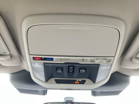 Used 2024 Subaru Forester Premium AWD/4WD image 18