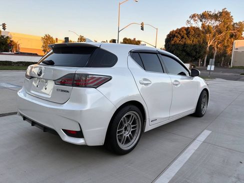 Used 2016 Lexus CT 200h w/ Navigation Package FWD image 5