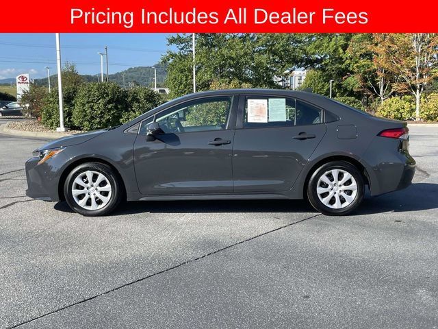 Used 2025 Toyota Corolla LE FWD image 2