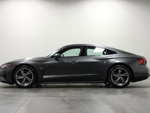 Used 2023 Audi e-tron GT Premium Plus image 7