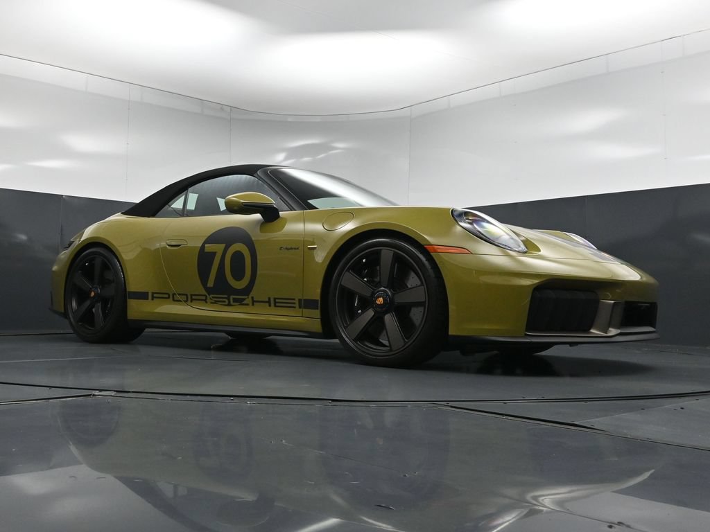 Certified 2026 Porsche 911 GTS RWD image 34