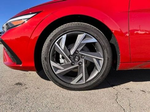 New 2025 Hyundai Elantra Limited w/ Cargo Package image 12