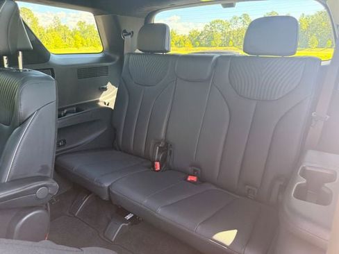Used 2025 Hyundai Palisade Calligraphy FWD image 11