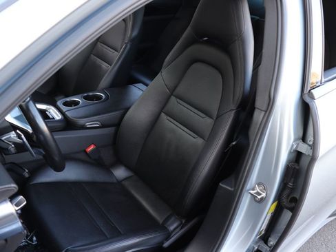 Used 2019 Porsche Panamera 4 image 18