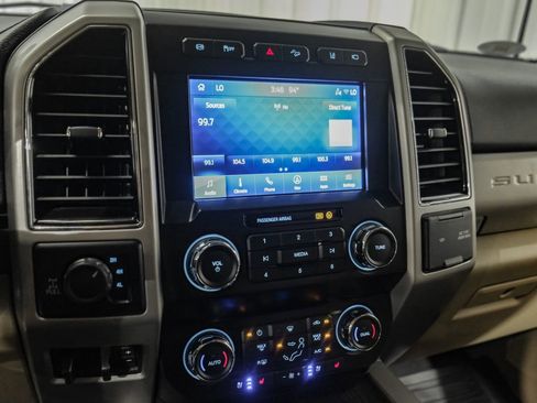 Used 2020 Ford F250 Lariat w/ Lariat Ultimate Package AWD/4WD image 25